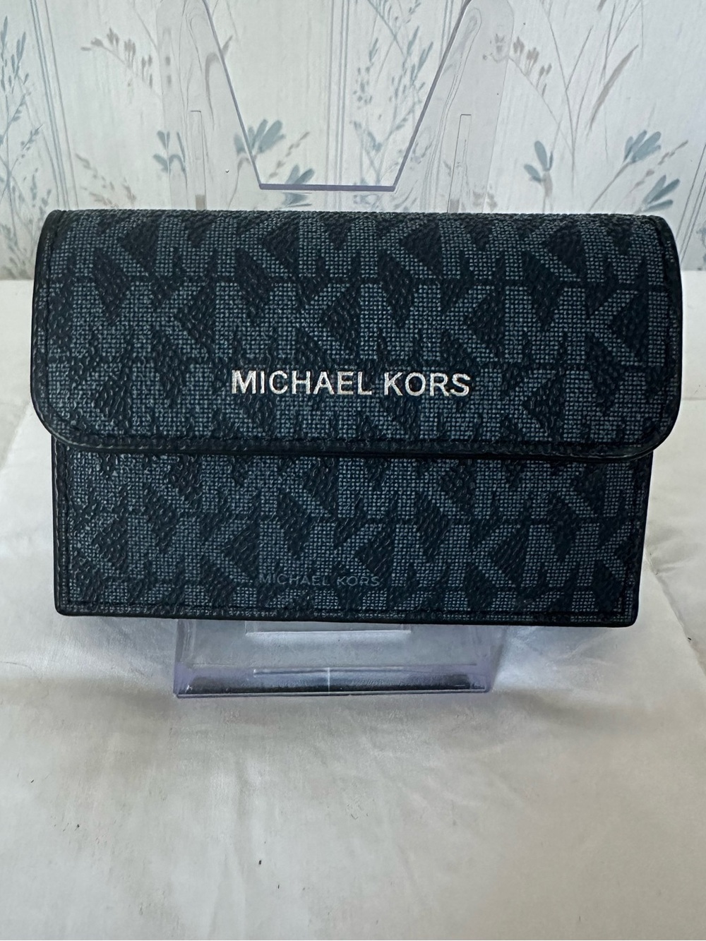 Michael Kors Blue Accordian Wallet